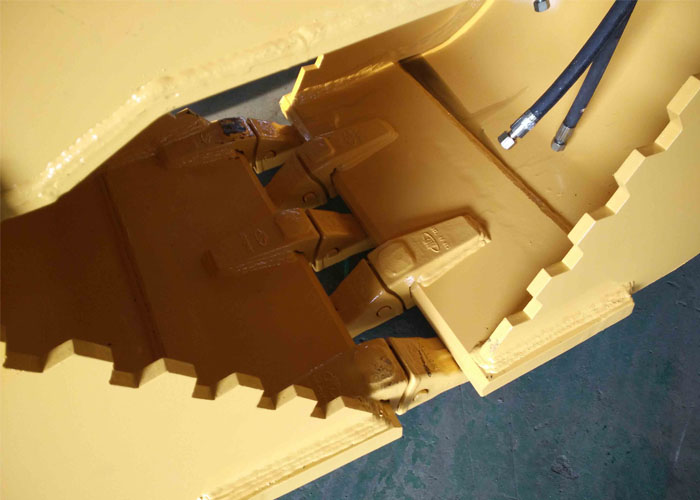 Komatsu PC300 rotate rock grab