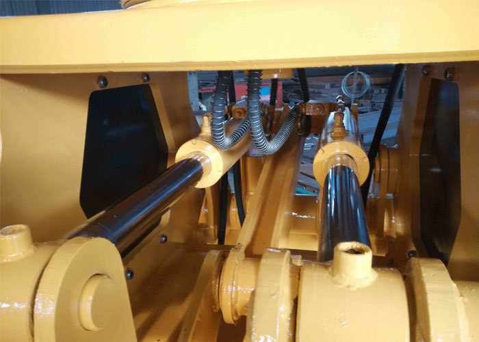 Komatsu PC300 rotate rock grab